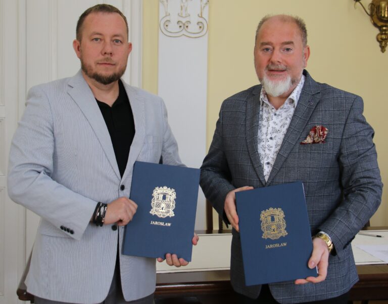 Podpisanie umowy na wykonanie robót budowlanych